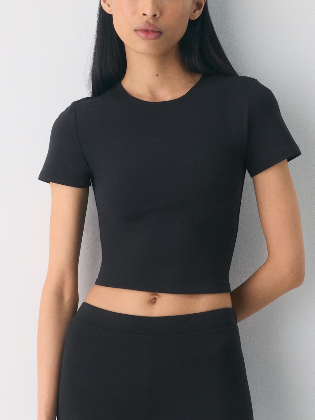 Aritzia Black Short Sleeve Crop Top